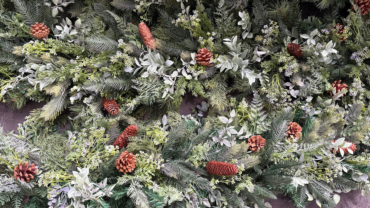 Natural spruce Pinecone Garland