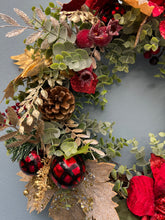 Load image into Gallery viewer, Tinsel
